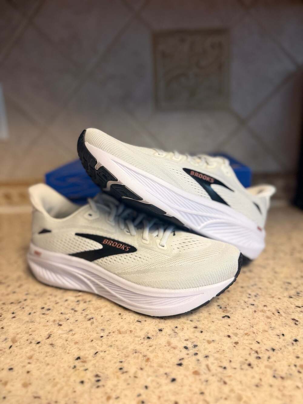 Brooks Ghost 18 Women's Running Shoes Size 9 White/Black/Rose Gold